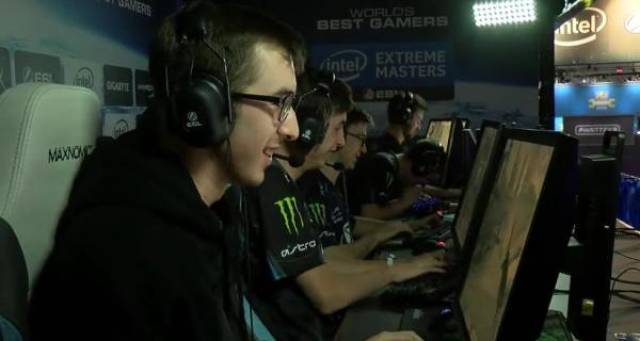 中表现突出 中表现突出